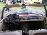 Mercedes W113-Pagode, 230 SL Automatic (1963-1967) (2008-05-12, pris a Lyon)(03)